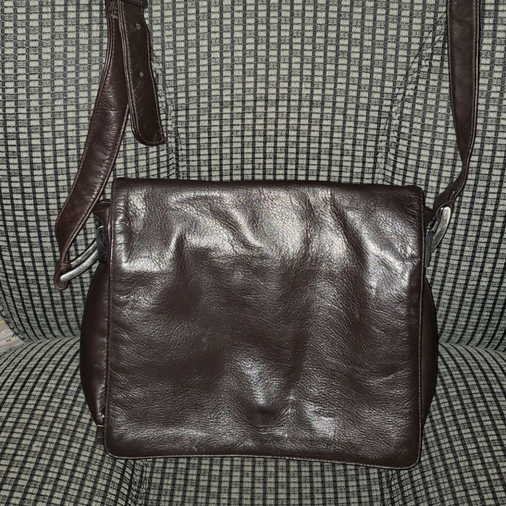 Perlina brown leather shoulder pocketbook